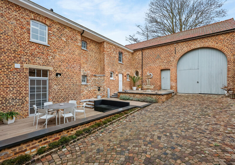 Authentieke hoevewoning op 13a39ca te Zussen