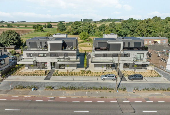 RIEMST - ZICHEN-ZUSSEN-BOLDER Visésteenweg 219. Residentie Renart: 12 state-of-te-art appartementen met comfort, afwerking en uitzonderlijke oppervlaktes als grootste troef. Elk appartement beschikt over 2 of 3 riante terrassen. Parkeerplaats bij te kope