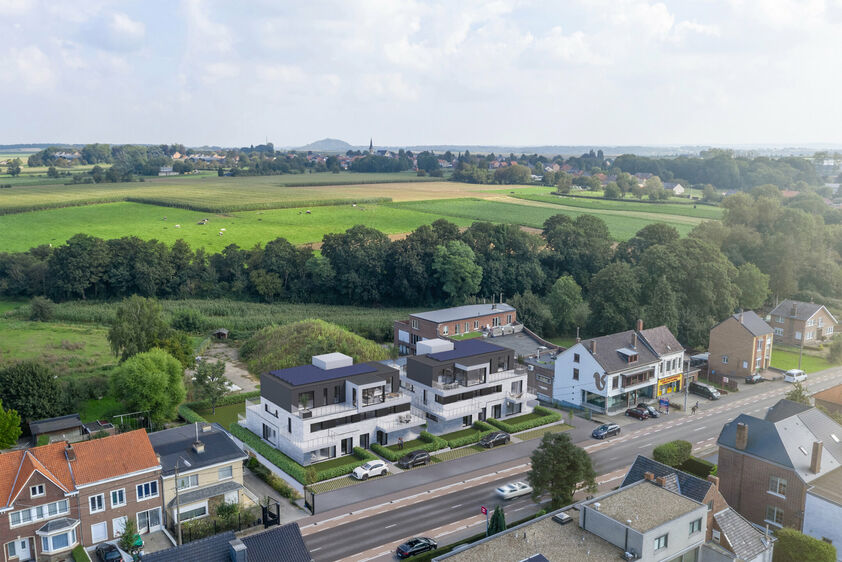 RIEMST - ZICHEN-ZUSSEN-BOLDER Visésteenweg 219. Residentie Renart: 12 state-of-te-art appartementen met comfort, afwerking en uitzonderlijke oppervlaktes als grootste troef. Elk appartement beschikt over 2 of 3 riante terrassen. Parkeerplaats bij te kope