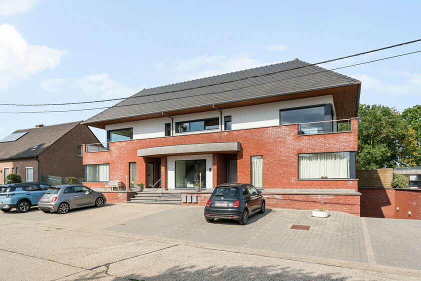 Appartementsgebouw te koop in Riemst