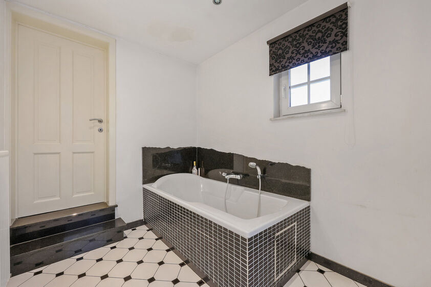 Bien exceptionnel &agrave; vendre &agrave; Zussen