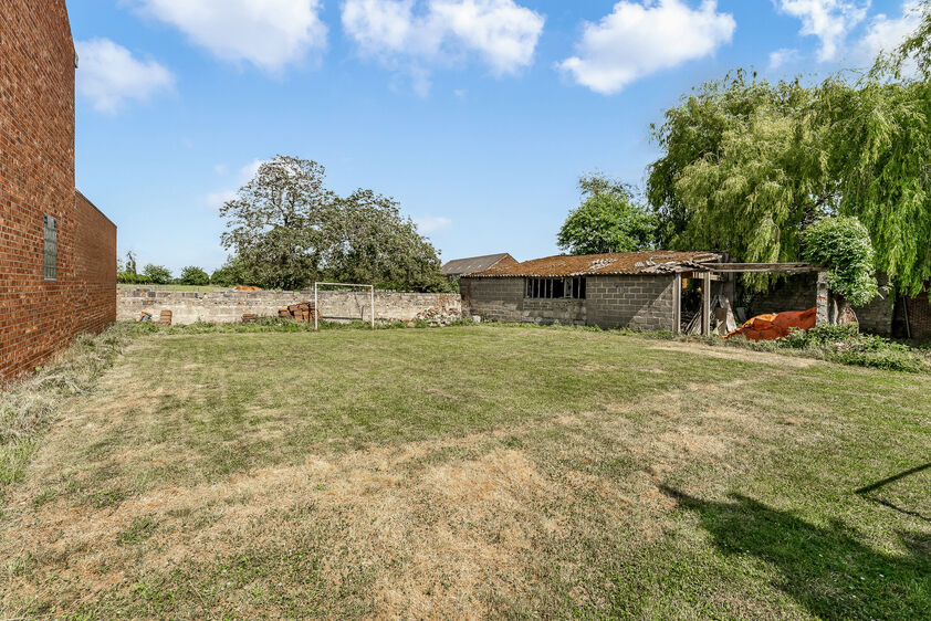 Boerderij te koop in Herderen