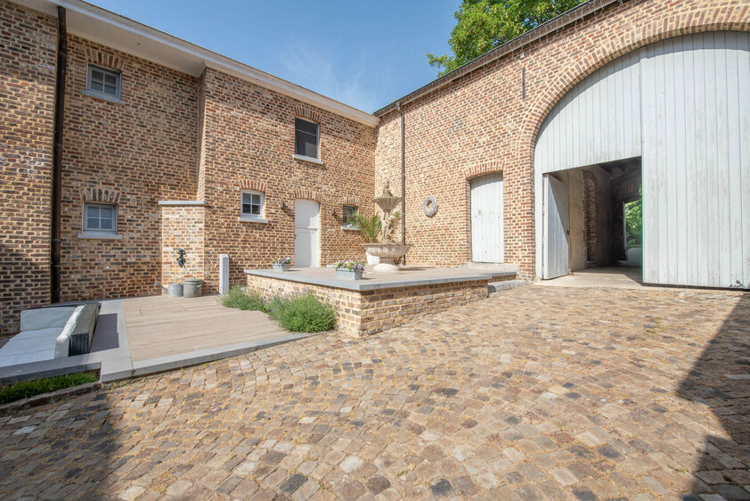 Buitengewoon huis te koop in Zussen