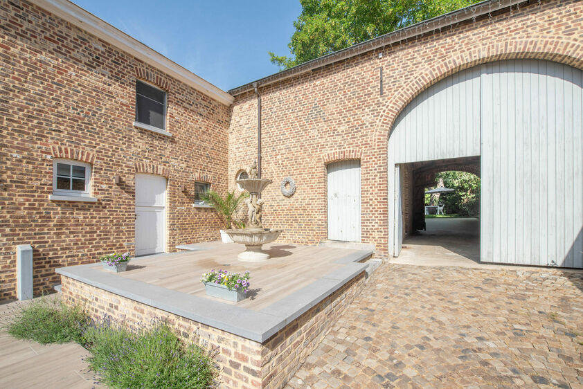 Buitengewoon huis te koop in Zussen