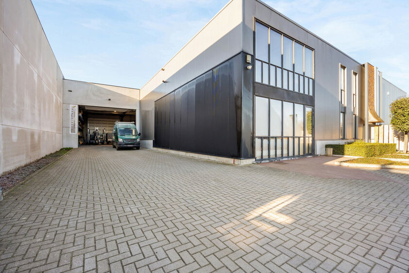 Bureaux & entrep&ocirc;ts &agrave; vendre &agrave; Riemst