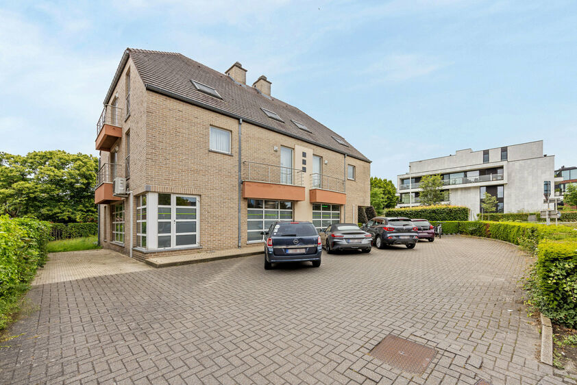 Commercieel gelijkvloers te koop in Bilzen-Hoeselt
