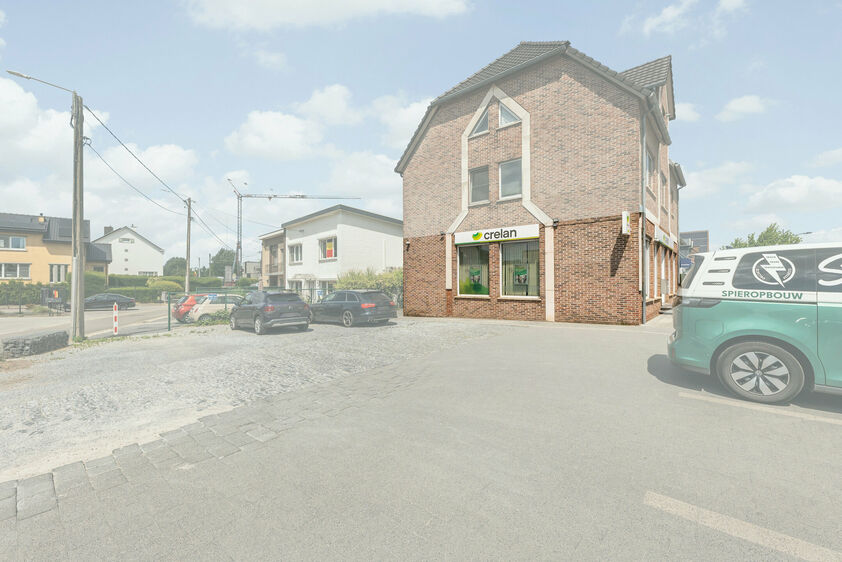 Commercieel gelijkvloers te koop in Riemst