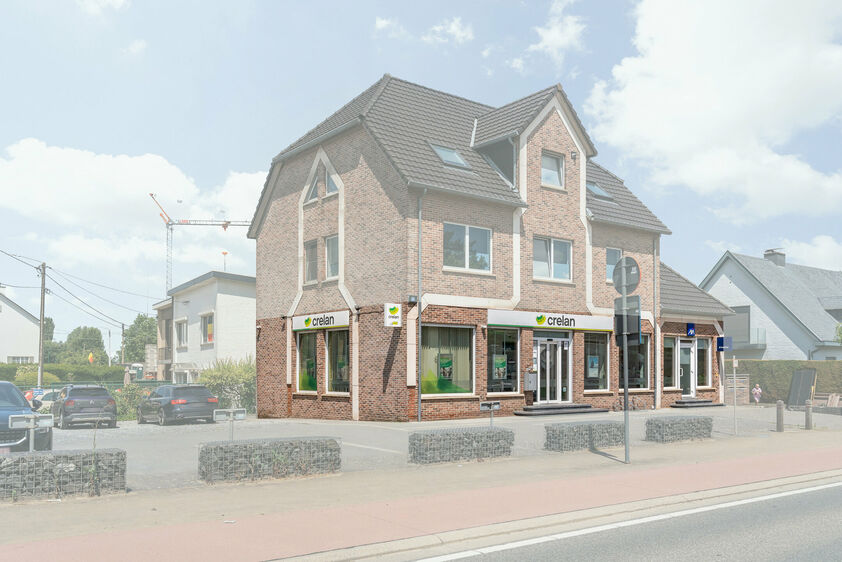 Commercieel gelijkvloers te koop in Riemst