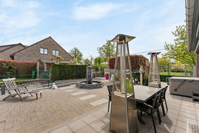 Gebouw voor gemengd gebruik te koop in Riemst