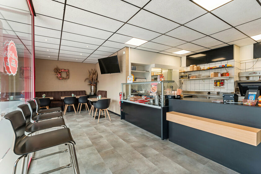 Gebouw voor gemengd gebruik te koop in Riemst