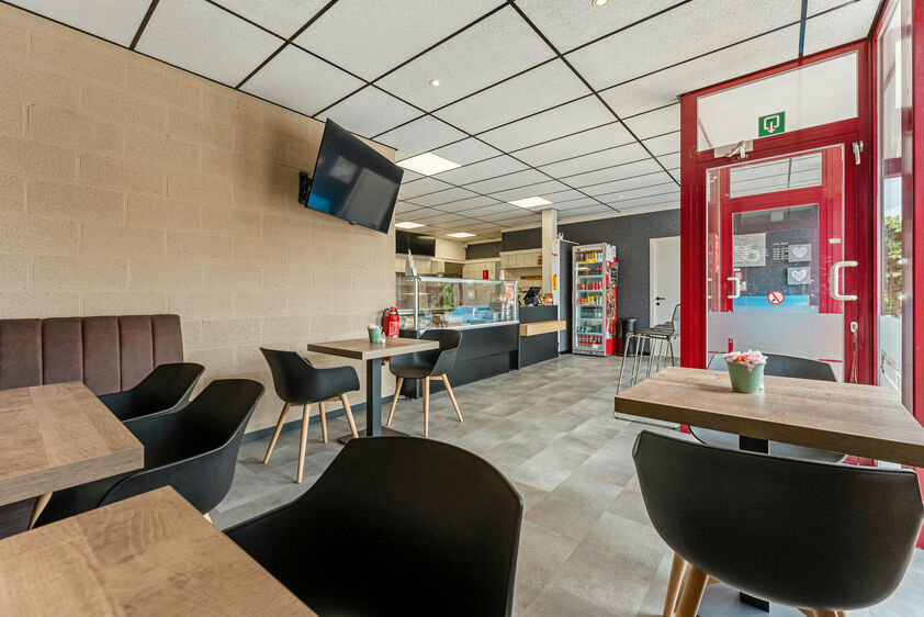 Gebouw voor gemengd gebruik te koop in Riemst