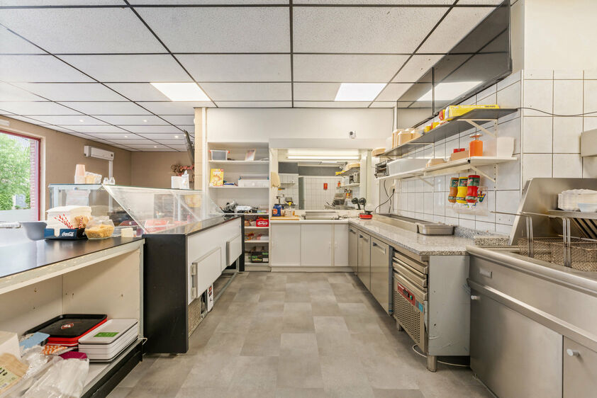 Gebouw voor gemengd gebruik te koop in Riemst