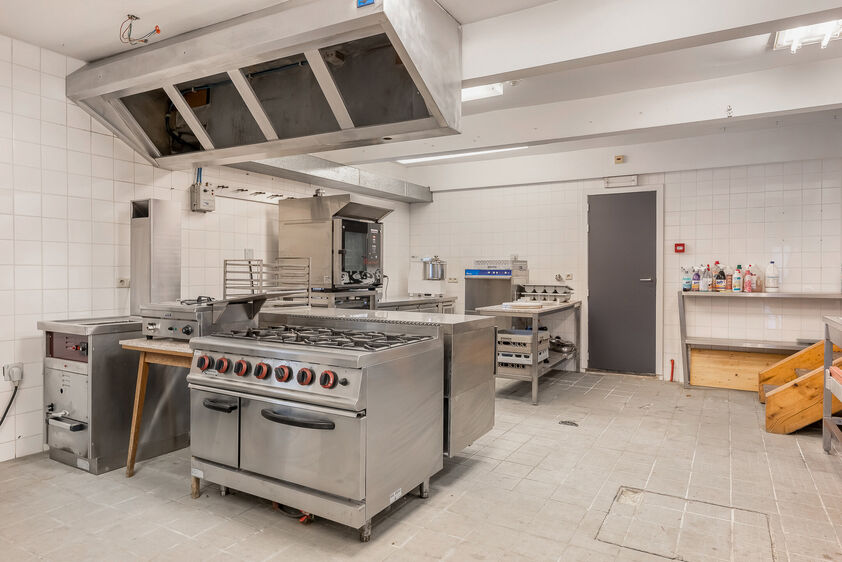 Gebouw voor gemengd gebruik te koop in Val-Meer