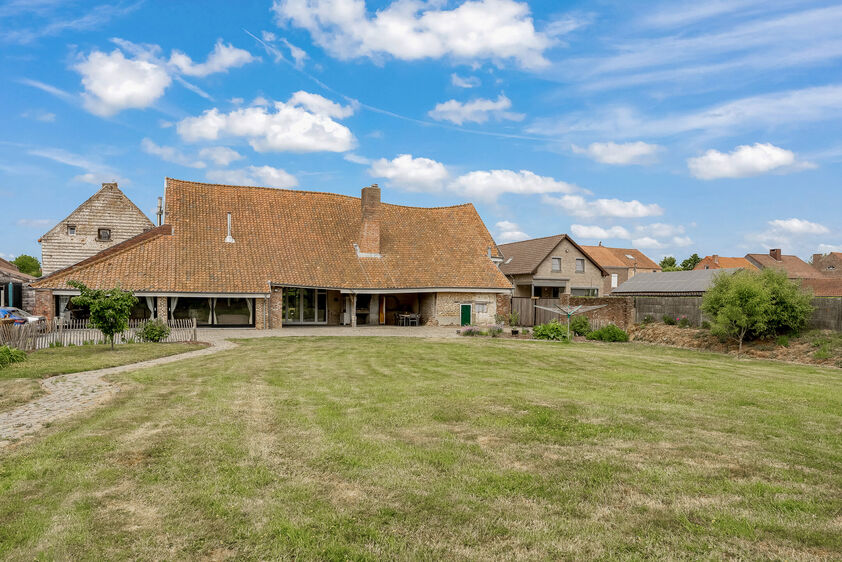 Gebouw voor gemengd gebruik te koop in Val-Meer