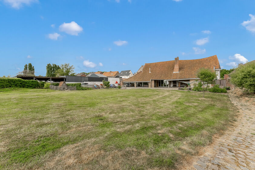 Gebouw voor gemengd gebruik te koop in Val-Meer