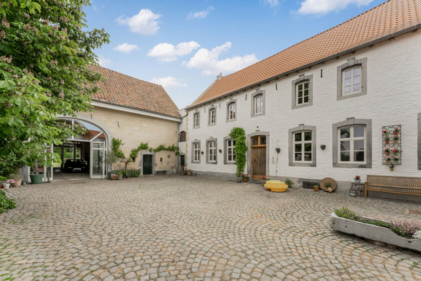 Gebouw voor gemengd gebruik te koop in Val-Meer