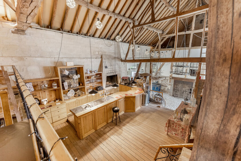 Gebouw voor gemengd gebruik te koop in Val-Meer