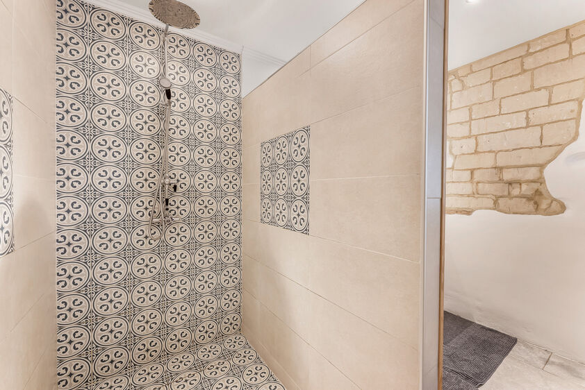 Gebouw voor gemengd gebruik te koop in Val-Meer