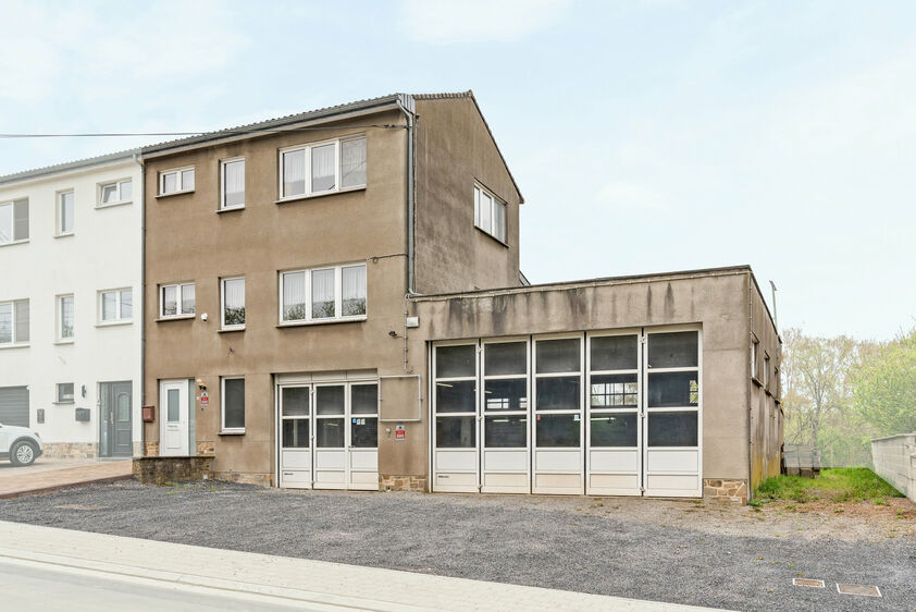 Gebouw voor gemengd gebruik te koop in Voeren