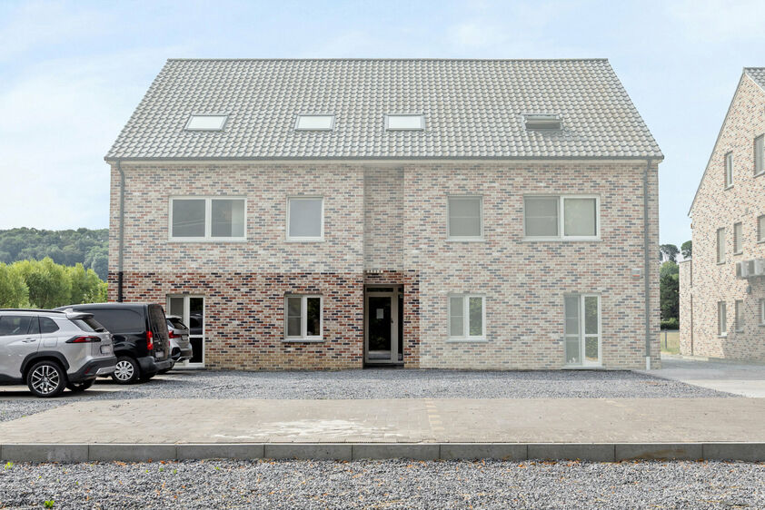 Gelijkvloerse verd. + tuin te koop in Bassenge