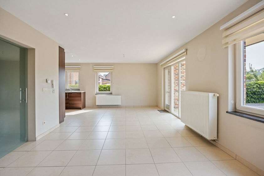 Gelijkvloerse verd. + tuin te koop in Bassenge