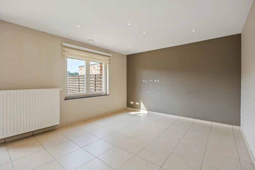 Gelijkvloerse verd. + tuin te koop in Bassenge