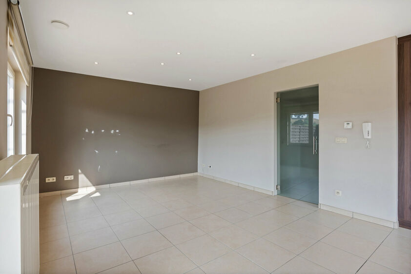 Gelijkvloerse verd. + tuin te koop in Bassenge