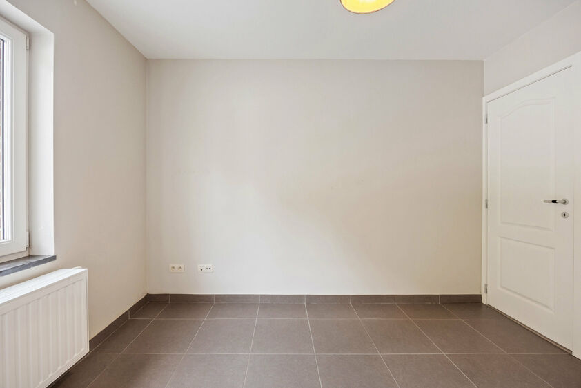 Gelijkvloerse verd. + tuin te koop in Bassenge