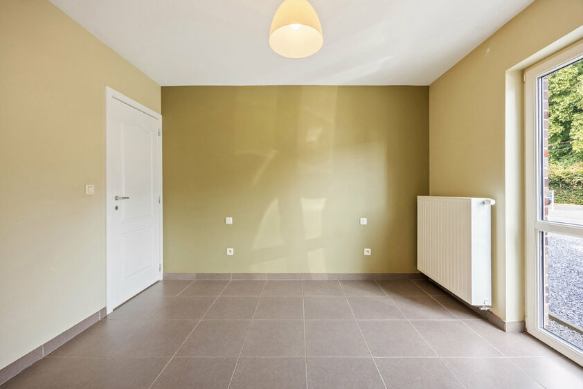 Gelijkvloerse verd. + tuin te koop in Bassenge
