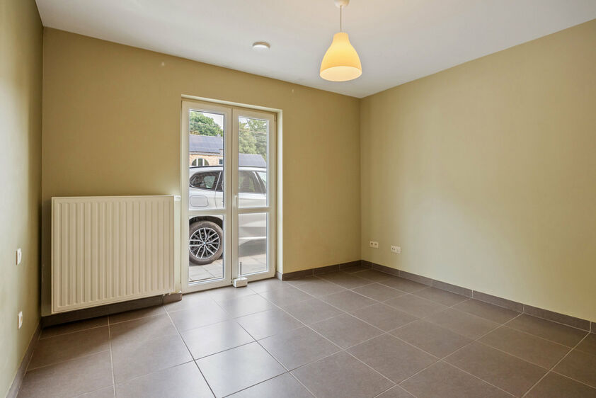 Gelijkvloerse verd. + tuin te koop in Bassenge