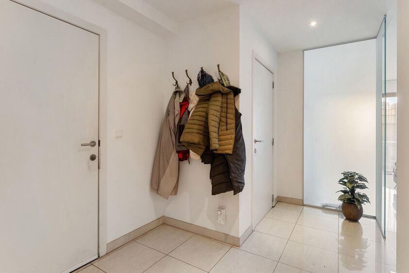 Gelijkvloerse verdieping te koop in Lanaken