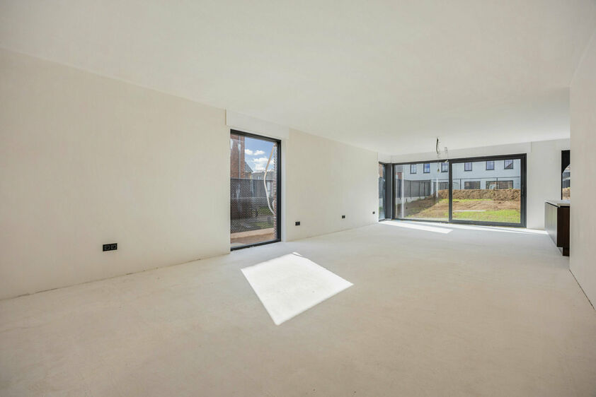 RIEMST - Zichen-Zussen-Bolder Paniszouw 12. Riante nieuwbouwwoning ontworpen in tijdloze pastorijstijl en volledig in te richten naar jouw smaak. 390m2 Woonoppervlakte. 3 slpk, 2 bdk. - EPC:  34,5 kWh/m2. - Vg, Wg, Gmo, Gvk, Vv. - P: A, G: A. Vraagprijs: 