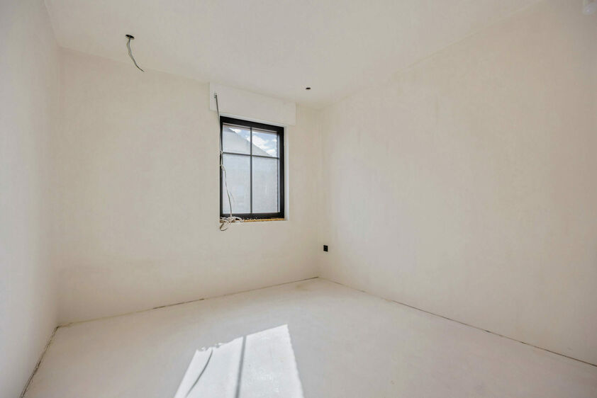 RIEMST - Zichen-Zussen-Bolder Paniszouw 12. Riante nieuwbouwwoning ontworpen in tijdloze pastorijstijl en volledig in te richten naar jouw smaak. 390m2 Woonoppervlakte. 3 slpk, 2 bdk. - EPC:  34,5 kWh/m2. - Vg, Wg, Gmo, Gvk, Vv. - P: A, G: A. Vraagprijs: 
