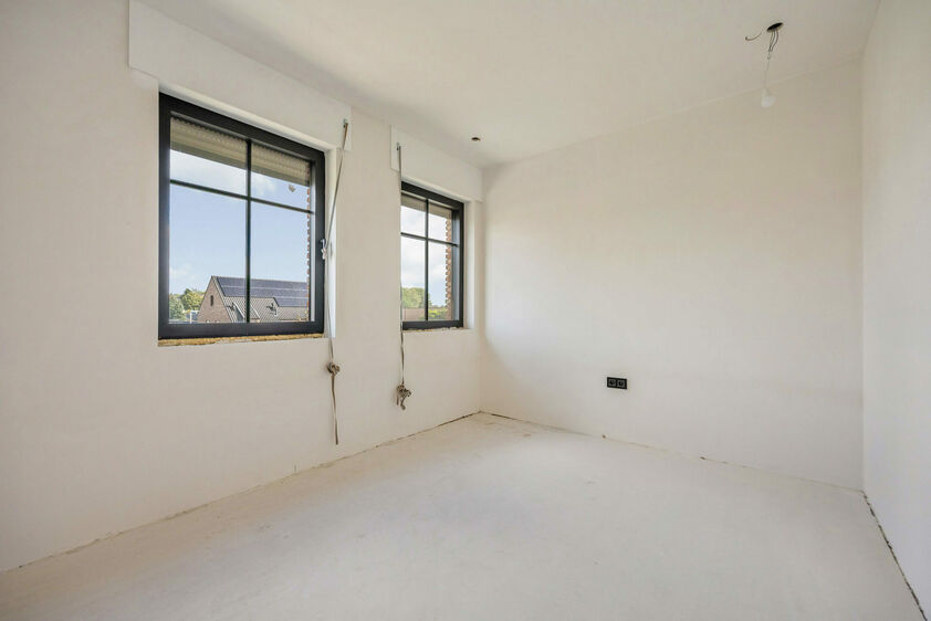 RIEMST - Zichen-Zussen-Bolder Paniszouw 12. Riante nieuwbouwwoning ontworpen in tijdloze pastorijstijl en volledig in te richten naar jouw smaak. 390m2 Woonoppervlakte. 3 slpk, 2 bdk. - EPC:  34,5 kWh/m2. - Vg, Wg, Gmo, Gvk, Vv. - P: A, G: A. Vraagprijs: 
