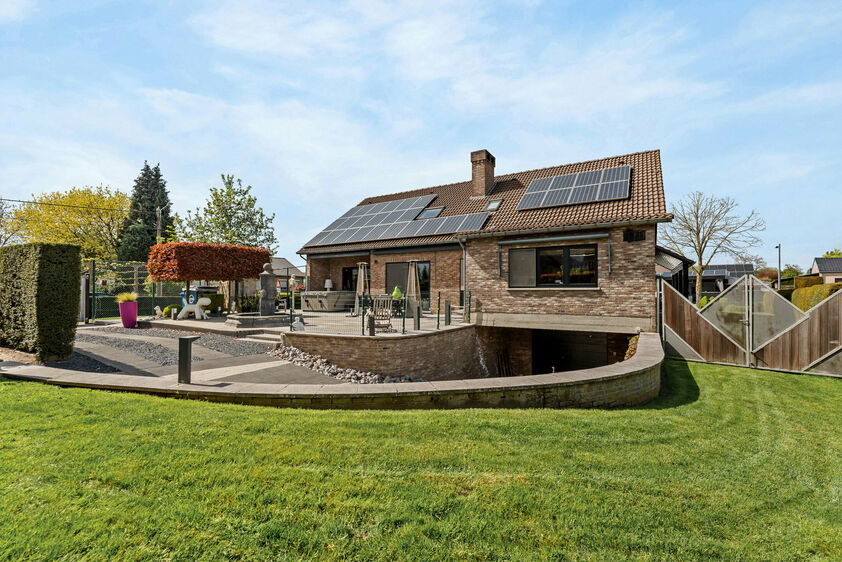 Immeuble mixte &agrave; vendre &agrave; Riemst