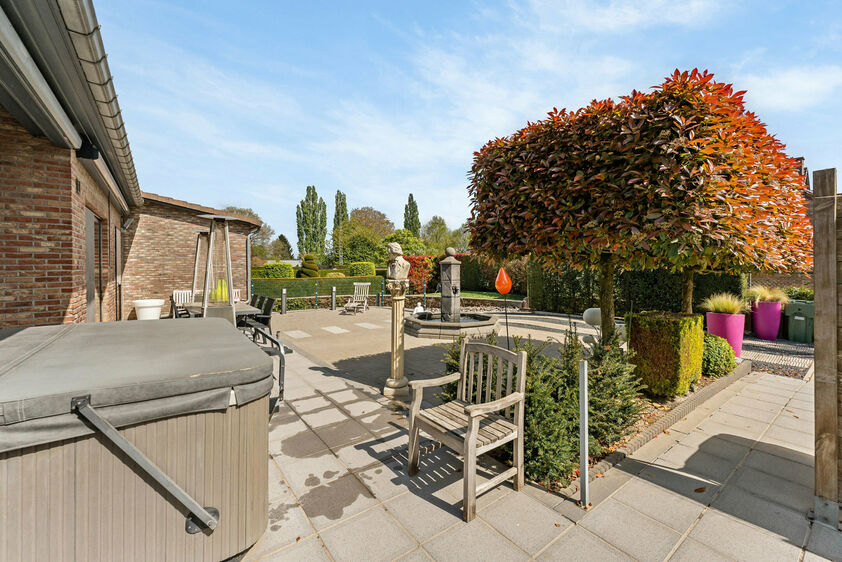 Immeuble mixte &agrave; vendre &agrave; Riemst