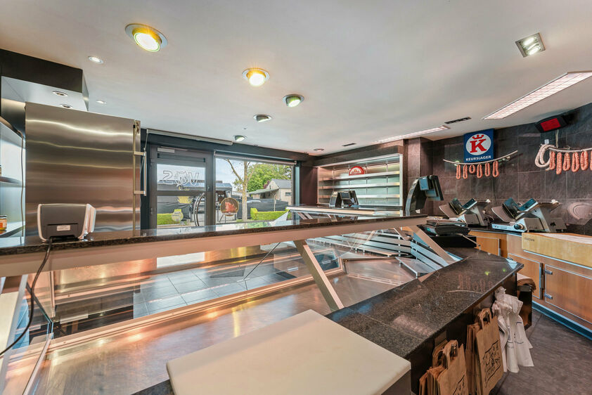 Immeuble mixte &agrave; vendre &agrave; Riemst