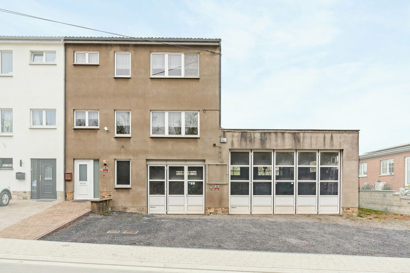 Immeuble mixte &agrave; vendre &agrave; Voeren