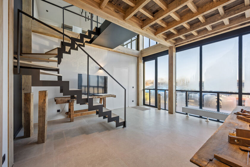 Kantoren & magazijn te koop in Riemst