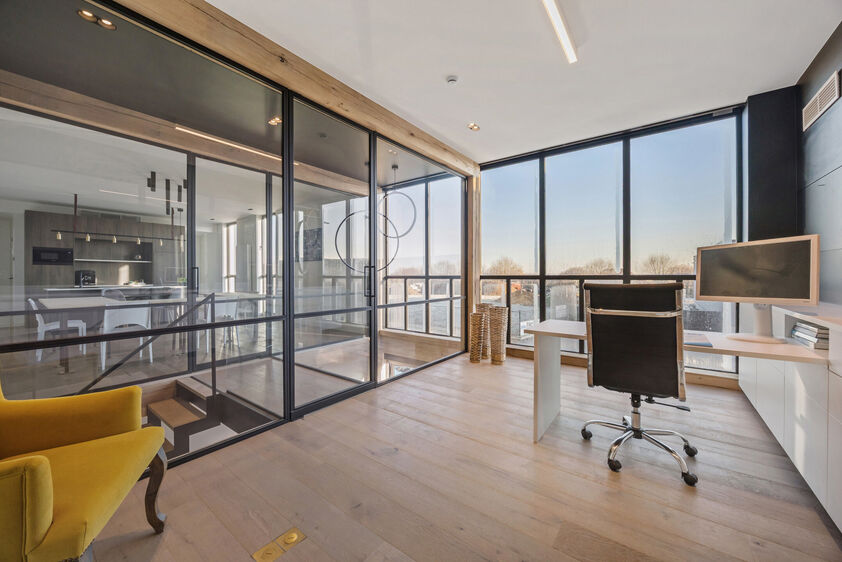 Kantoren & magazijn te koop in Riemst