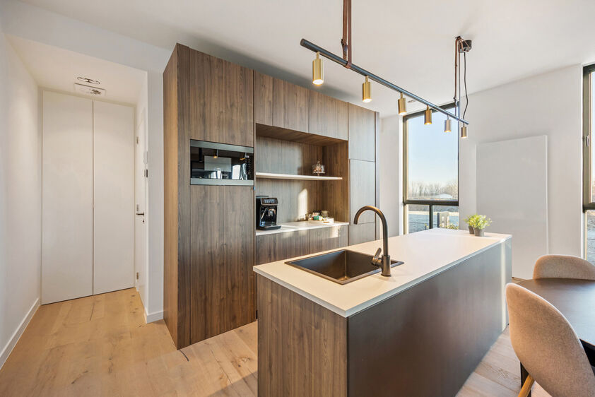 Kantoren & magazijn te koop in Riemst