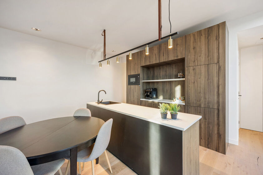 Kantoren & magazijn te koop in Riemst