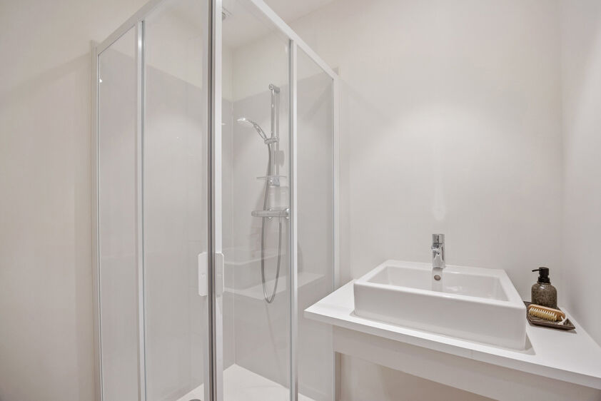 Kantoren & magazijn te koop in Riemst